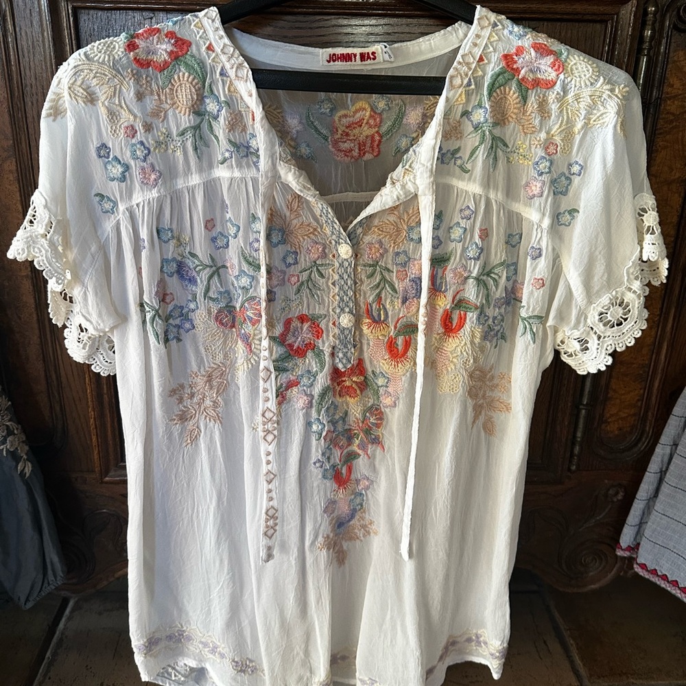 Johnny Was White Bohemian Embroidered Floral Peasant Top